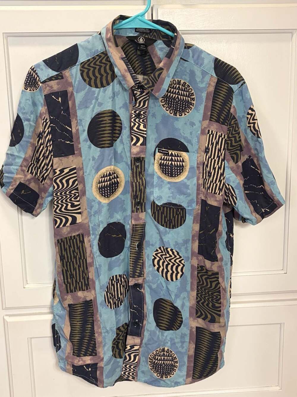 Volcom Classic Fit Short Sleeve Button Down Shirt Abstract Geometric Size M
